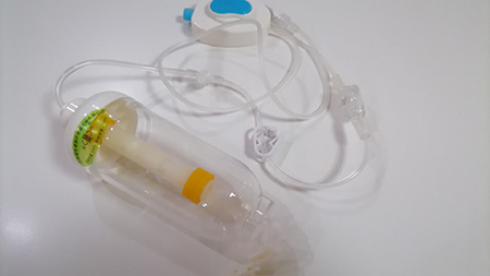 儿童白血病化疗中，输注泵联合鞘内注射的操作流程与风险防控要点是什么？