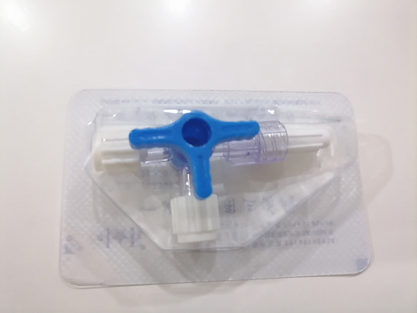 用三通阀会堵住或感染吗？